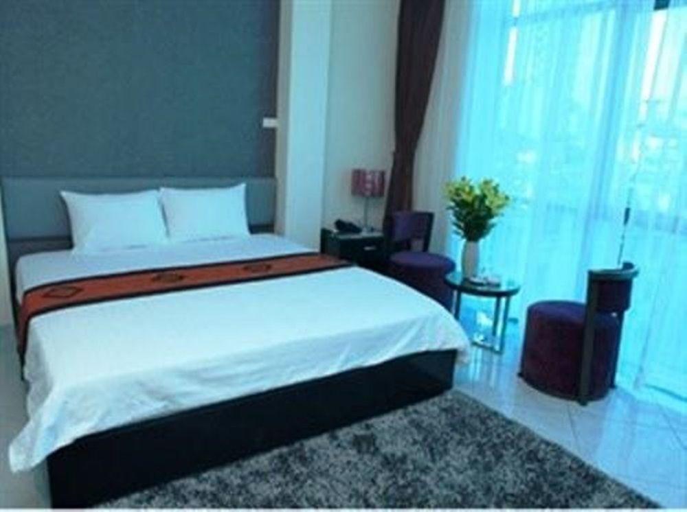 Phu Nhuan Hotel Ханой Экстерьер фото